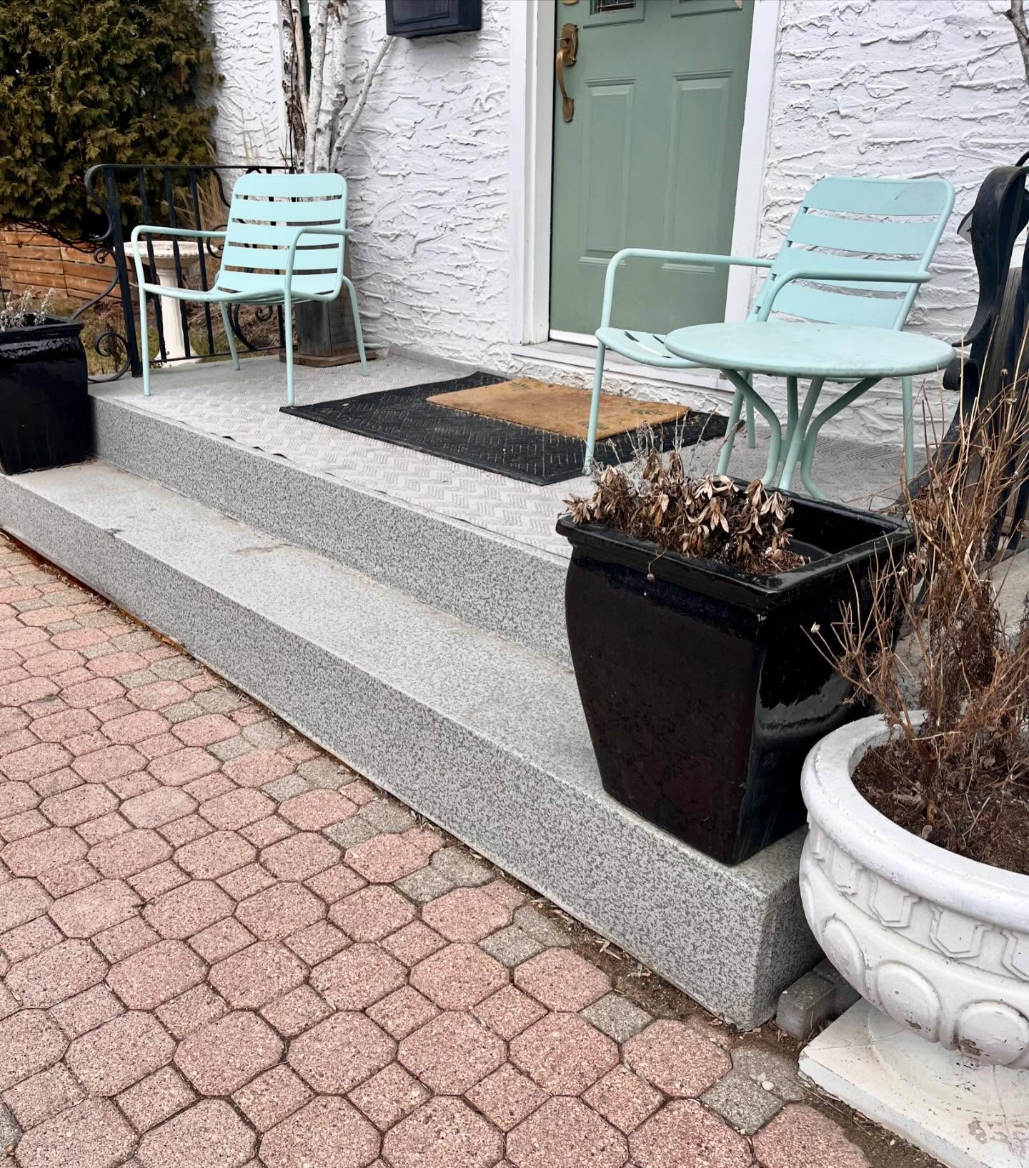 Curb Appeal Ideas That Work in Winter