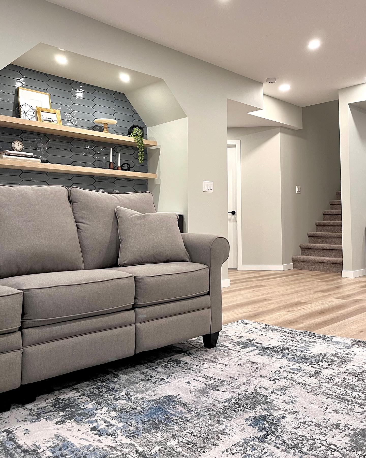 Virtual Staging vs Traditional Staging, Which Is Right for Your Home?